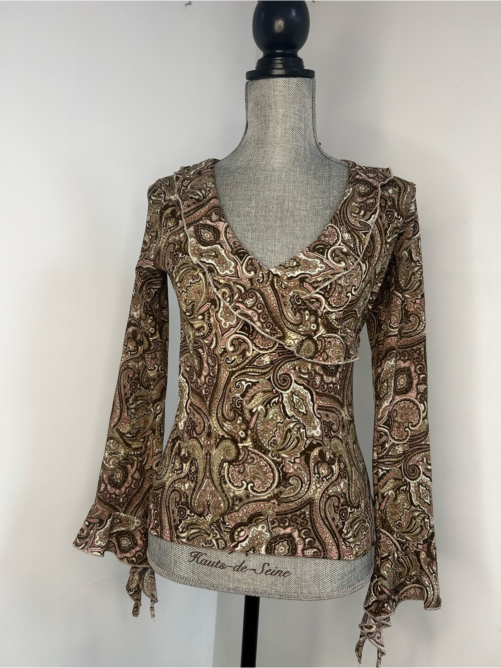 Paisley V-Neck Long flowy Sleeve Top in Brown and pink with ruffle y2k bratz - Picture 1 of 8